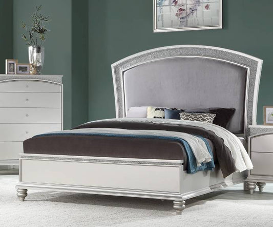 Maverick King Glam Bedroom Set in Silver & Rhinestone