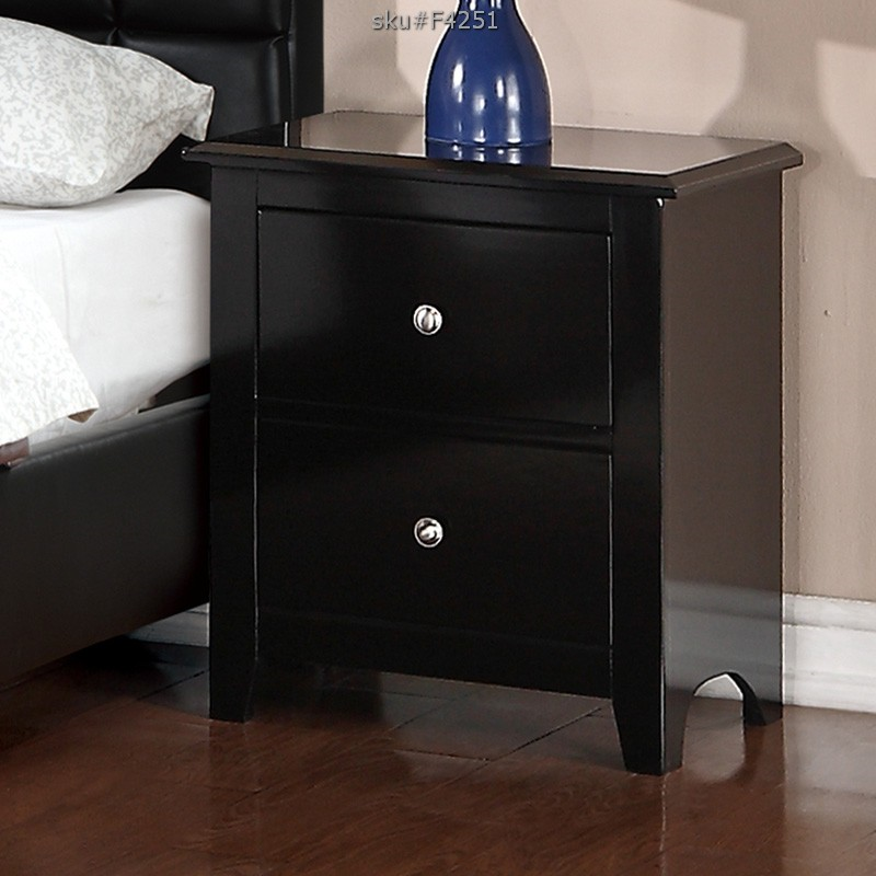 Poundex Classic & Luxury Style Nightstand- Black