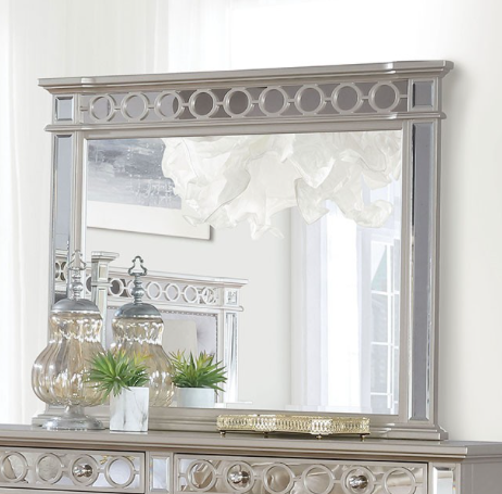Marseille 8-Drawer Glam Dresser - Mirror & Champagne