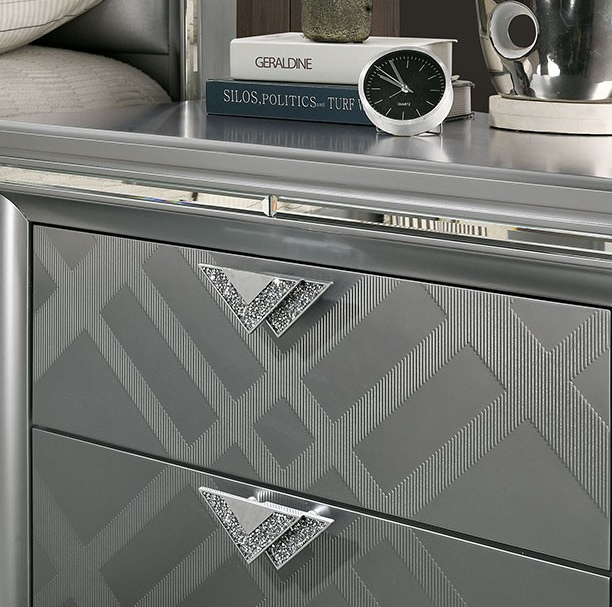 Emmeline 5-Drawer Glam Chest with Acrylic Feet