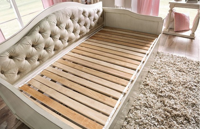 Maureen Rustic Daybed with Extendable Trundle - Antique White