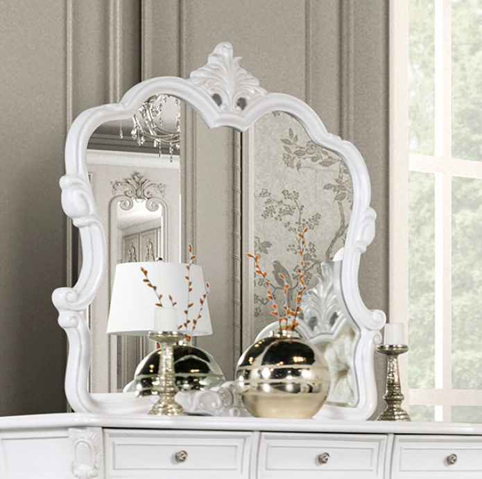 Velentini Traditional King Bedroom Set - White & Tan