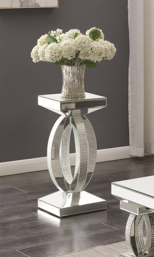 Zee Ultra Contemporary Mirrored End Table
