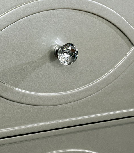 Manar 5-Drawer Chest in Silver with Mirror Accents