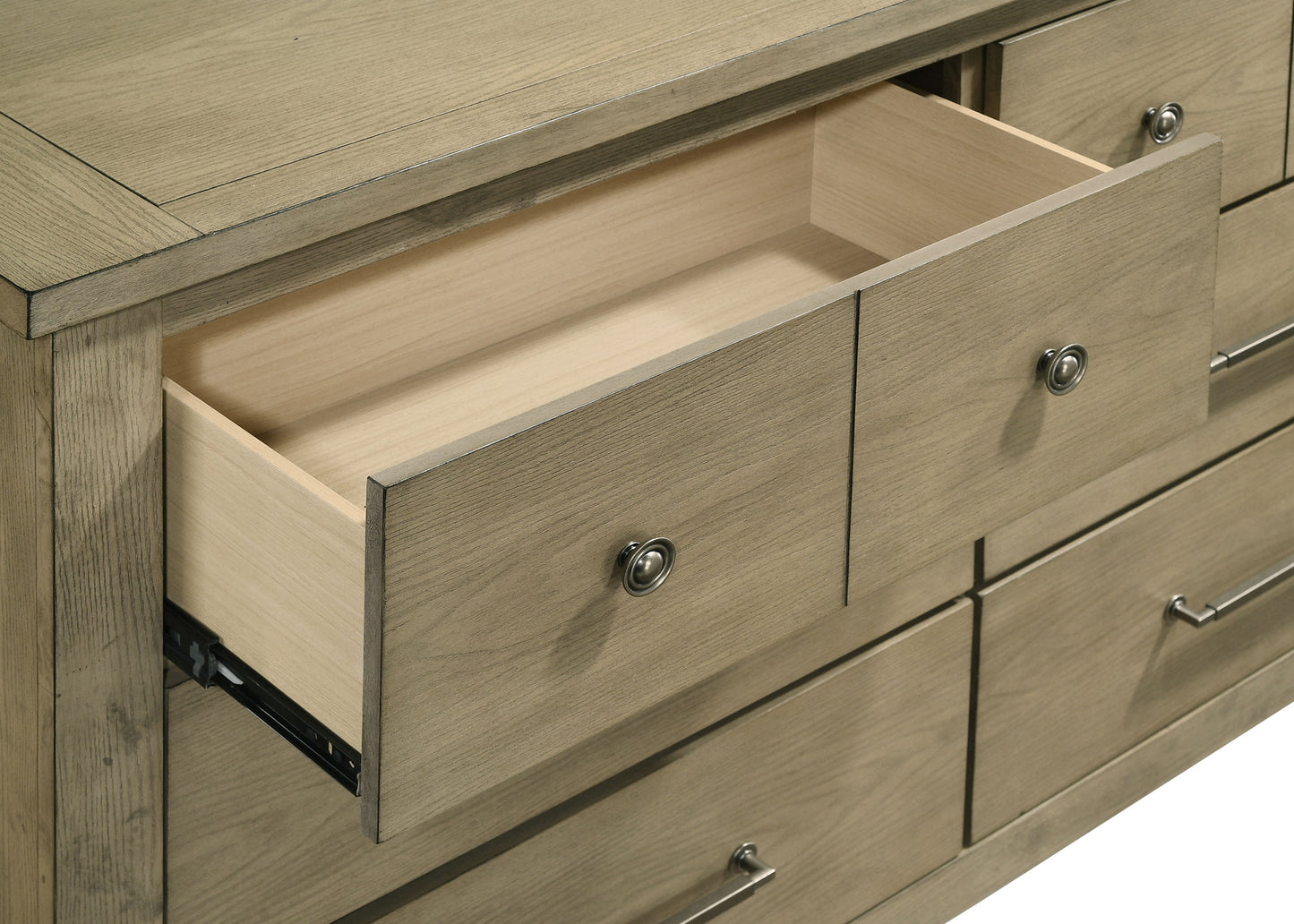 Hazlewood Vineyard Oak 6-Drawer Dresser