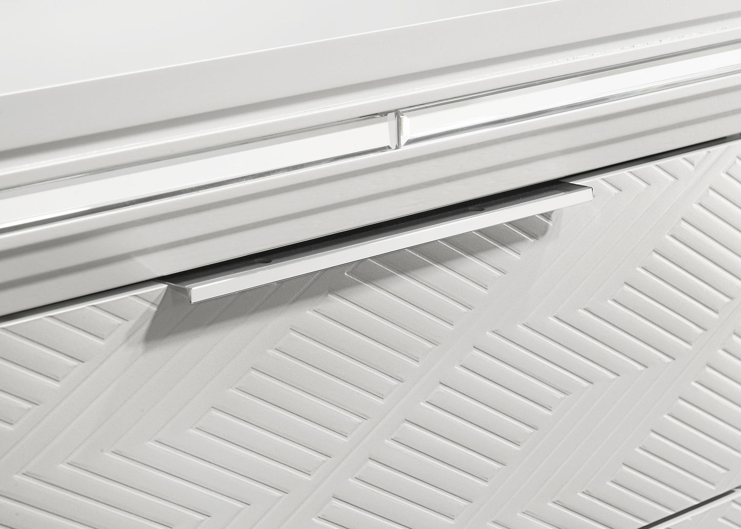 Marmore White Glam Chest