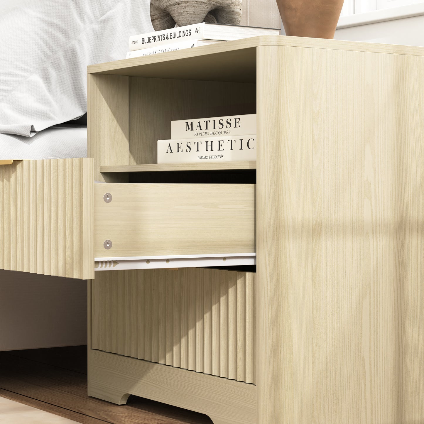 Nightstand with Charging Station - detail view 5