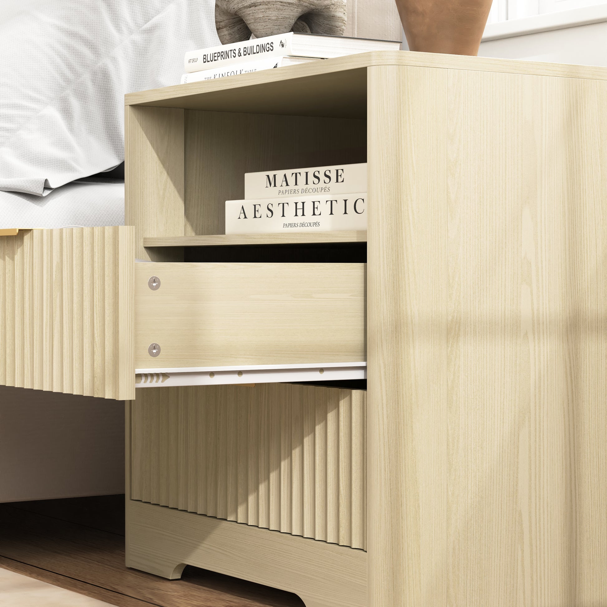 Nightstand with Charging Station - detail view 5