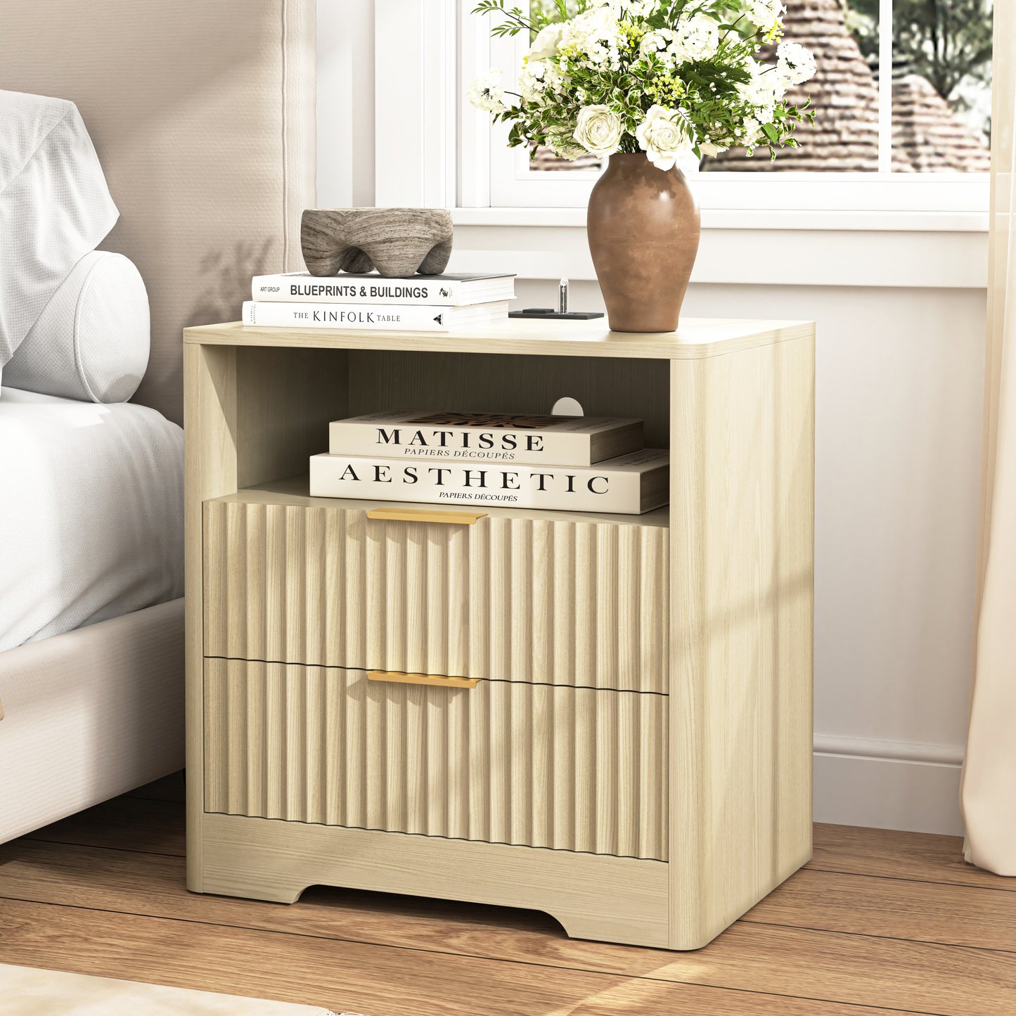Nightstand with Charging Station - detail view 3