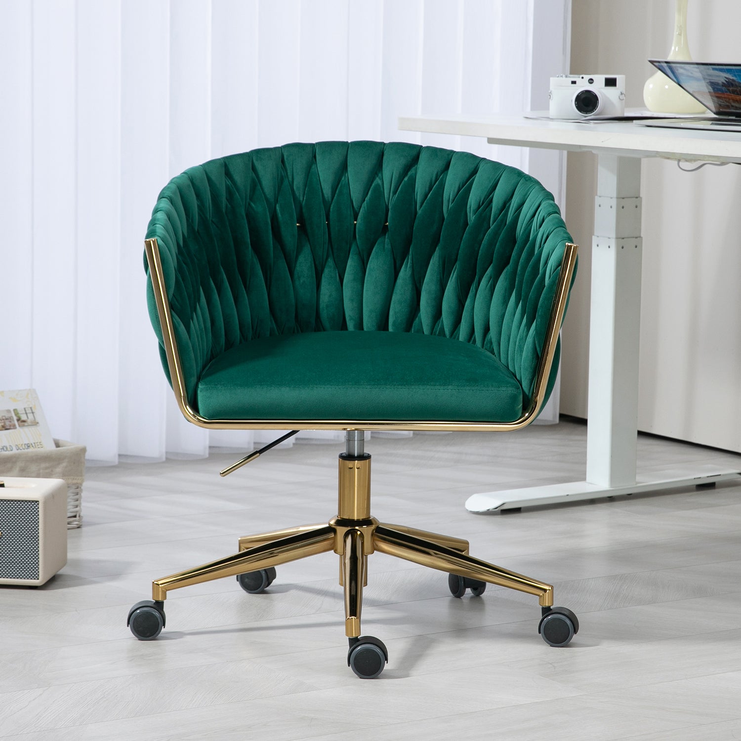Stylish Green Hand-Woven Backrest Office Chair with Wheels, Height Adjustable & 360° Swivel