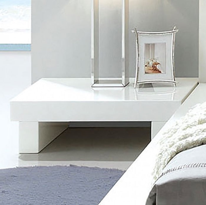 Christie Modern White Low Profile Queen Platform Bedroom Set