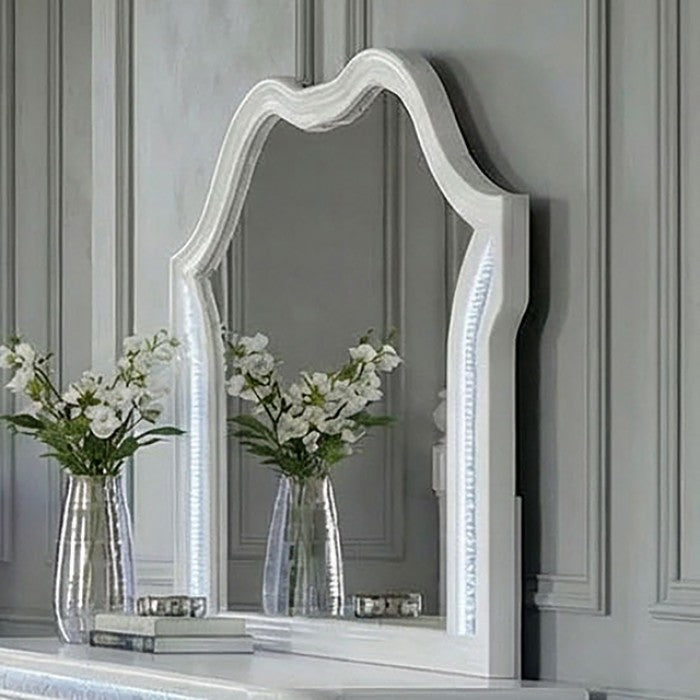 Swindon 4-Piece Queen Bedroom Set - Pearl White