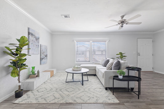 Hugo Metal Base Round Coffee Table White And Matte Black