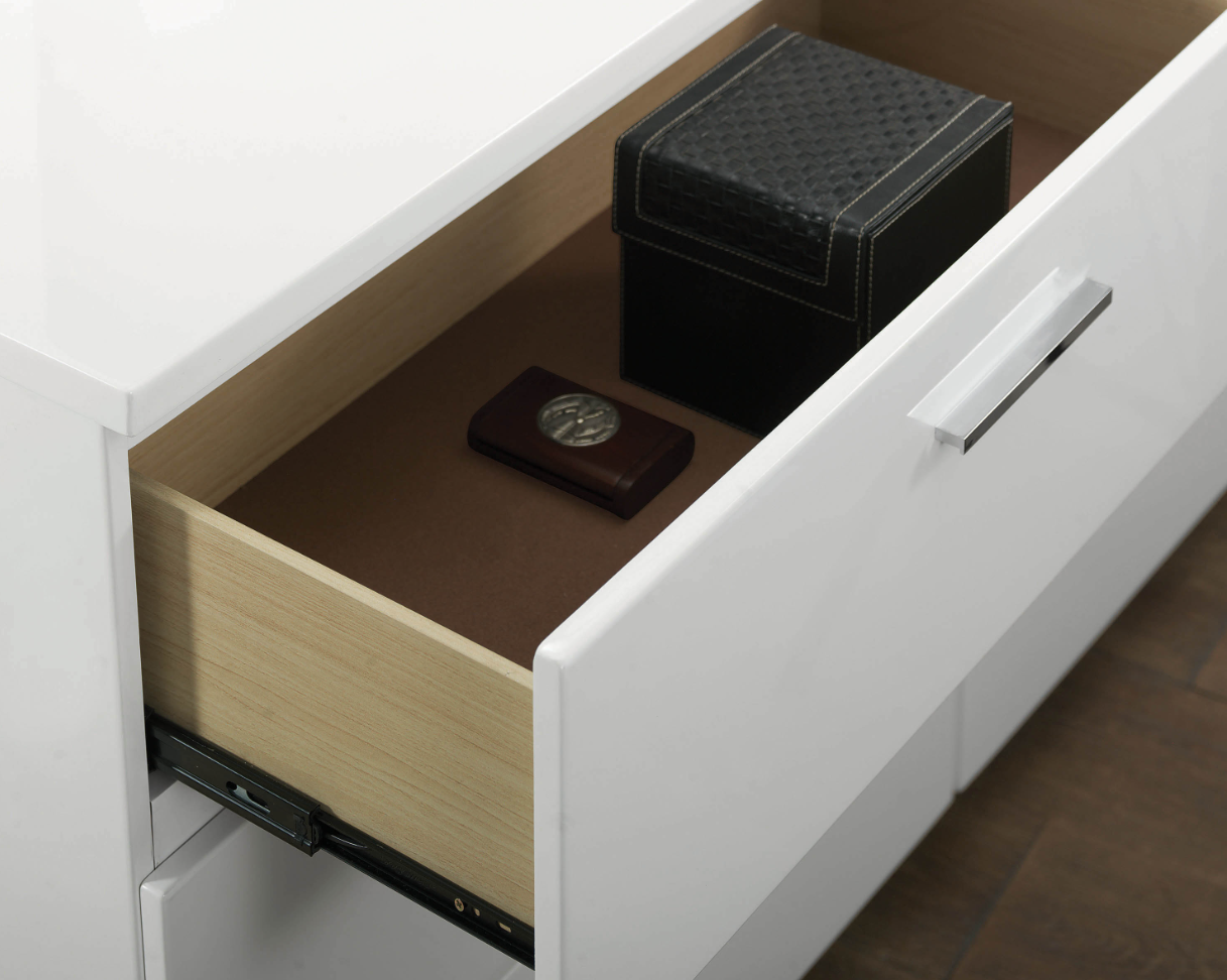 The Roxbury Modern Queen Bedroom Set - Glossy White