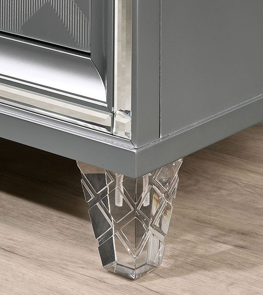 Emmeline 5-Drawer Glam Chest with Acrylic Feet