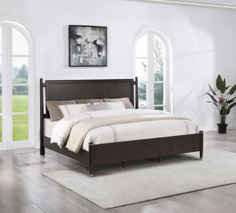 Emberlyn Queen Poster Bed in Rich Brown