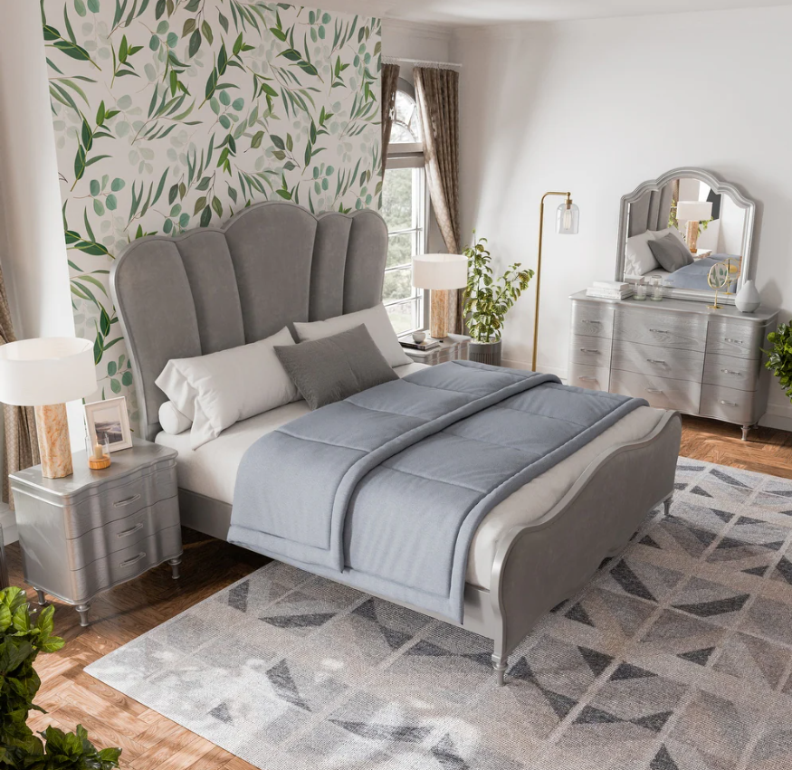 Melodi Parc Glam Bed w/ Turned Feet - Silver