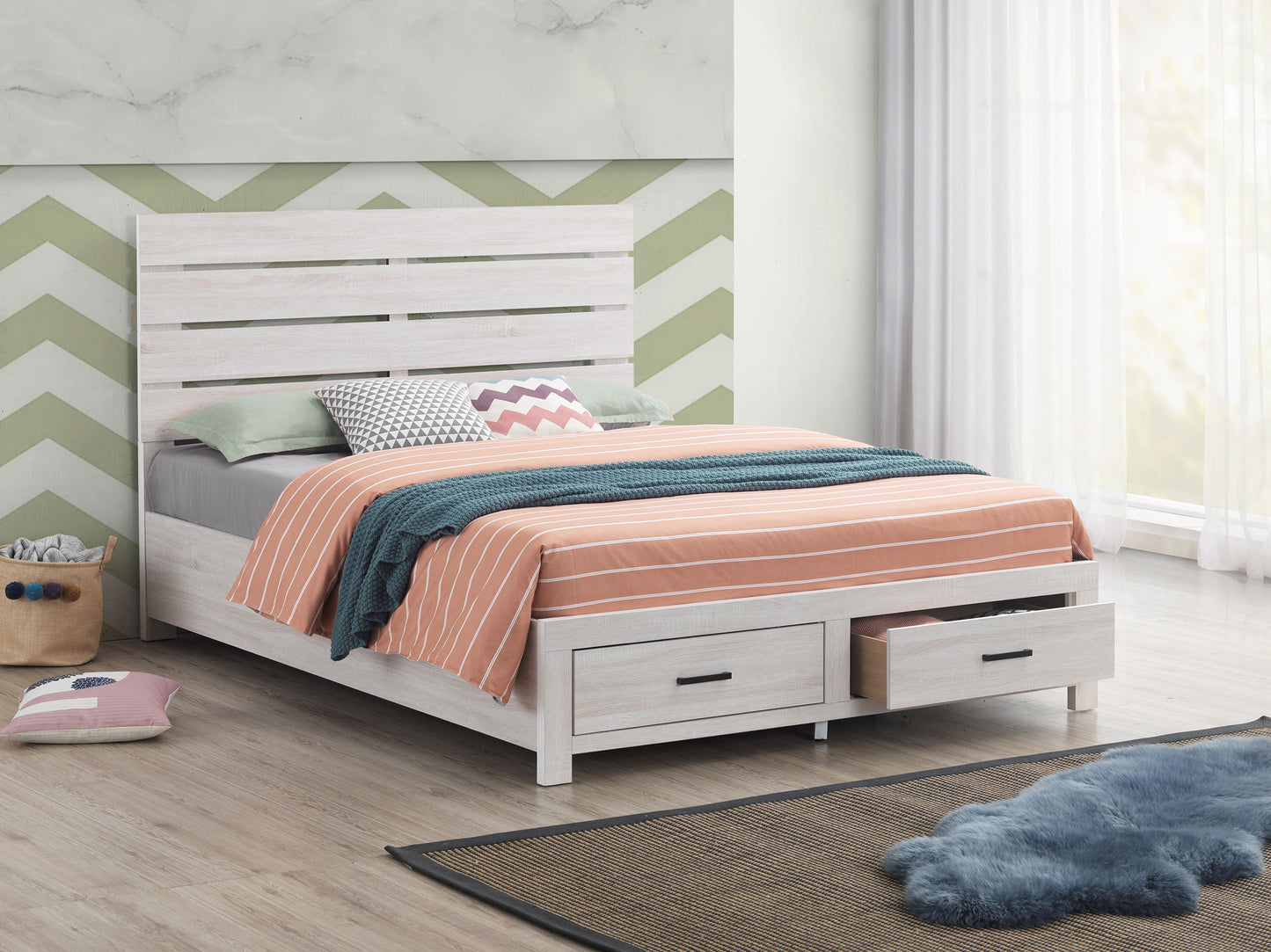 Brantford King Platform Storage Bed in Coastal White