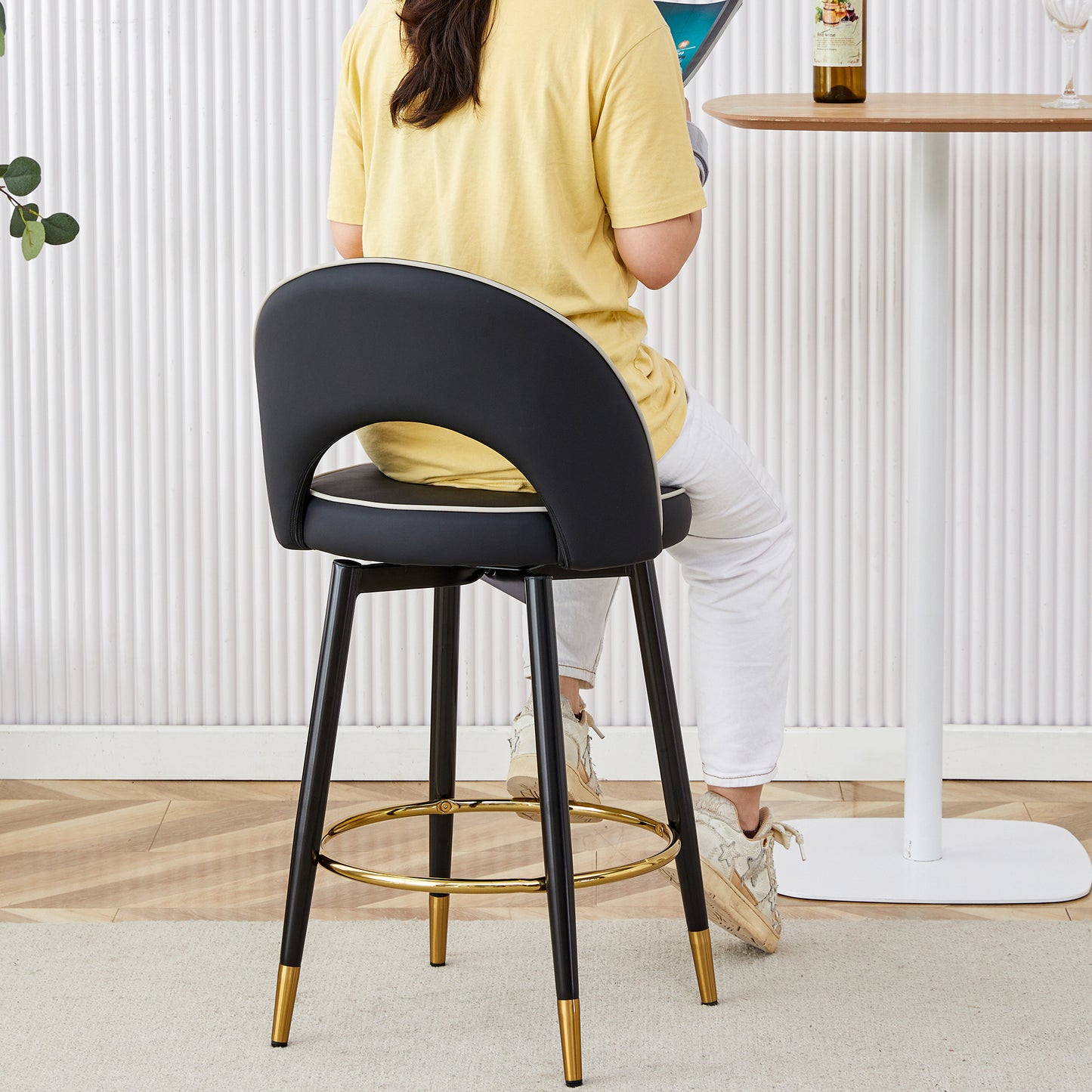 Lily 360 ° Swivel Counter Height Bar Stools, Black