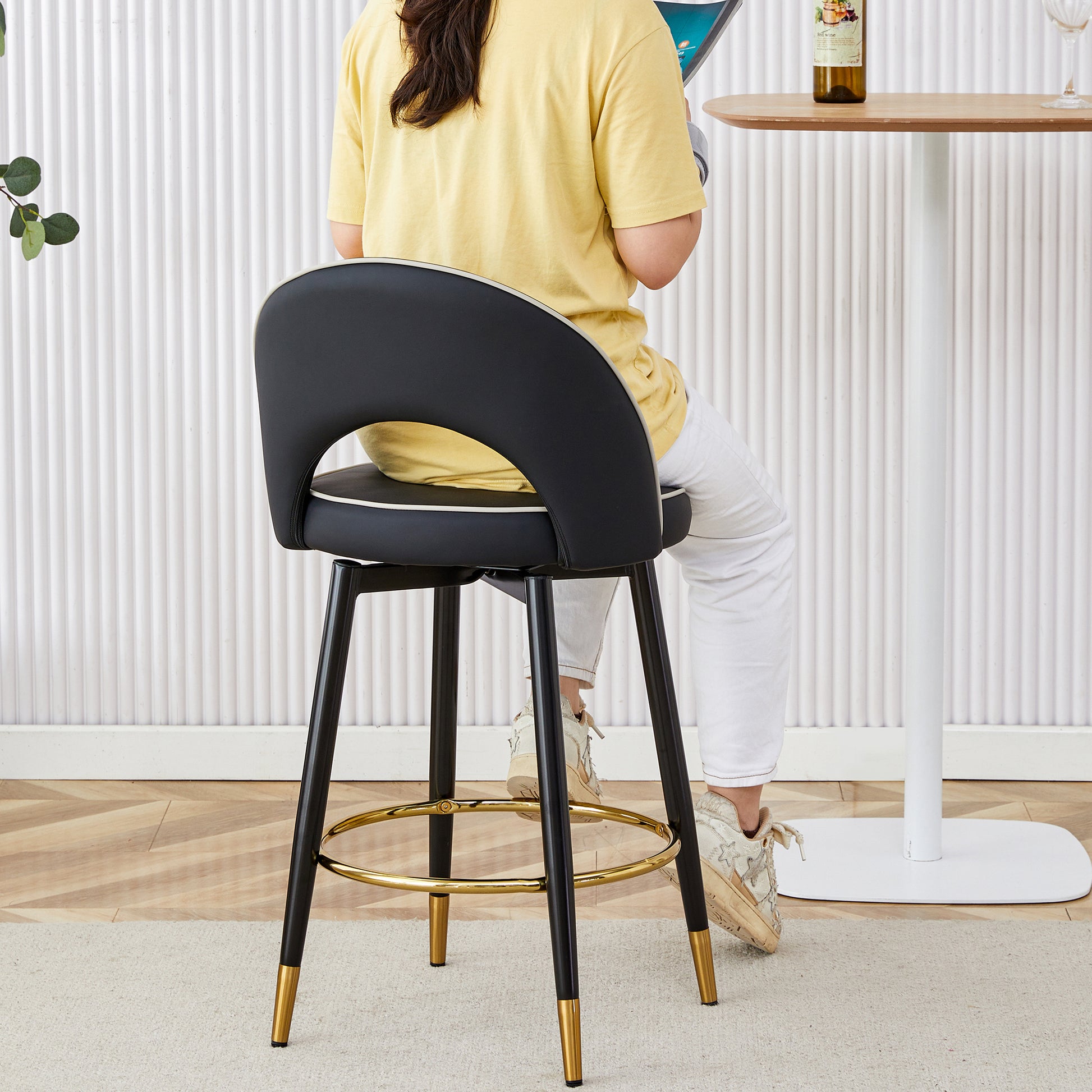 Lily 360 ° Swivel Counter Height Bar Stools, Black