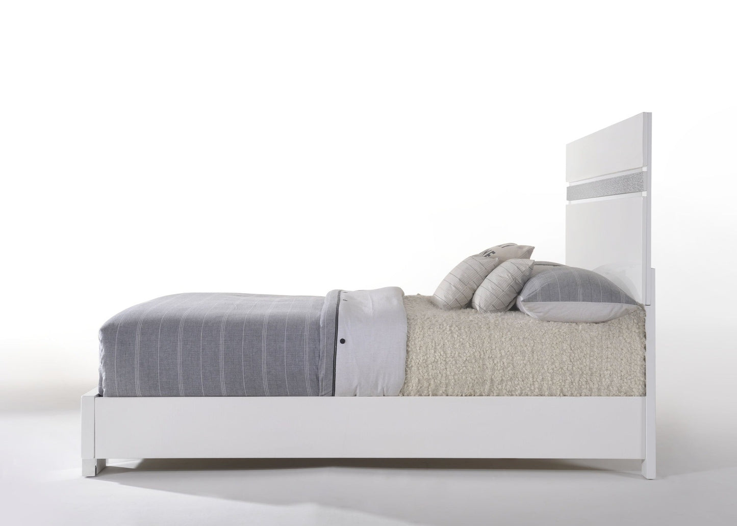 Naima II Queen Bed in White with Contrasting Gray