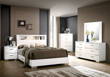 Carlie White High Gloss Bedroom Set - Queen