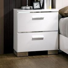 Carlie White High Gloss Bedroom Set - Queen