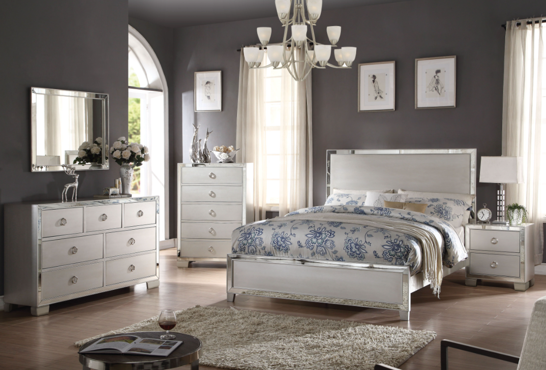 Voeville Queen Bed in Platinum with Mirrored Accents