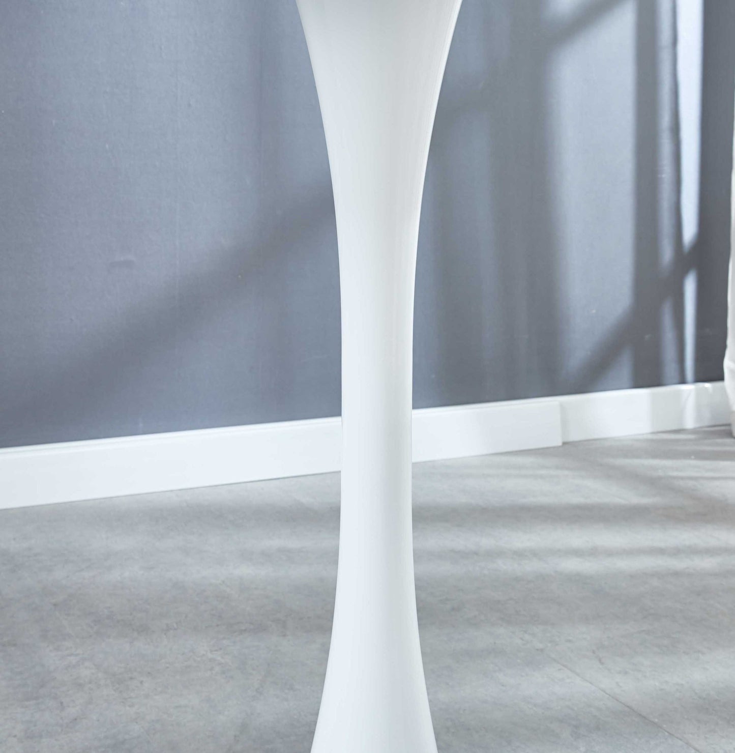 31.5" Modern White Tulip Table